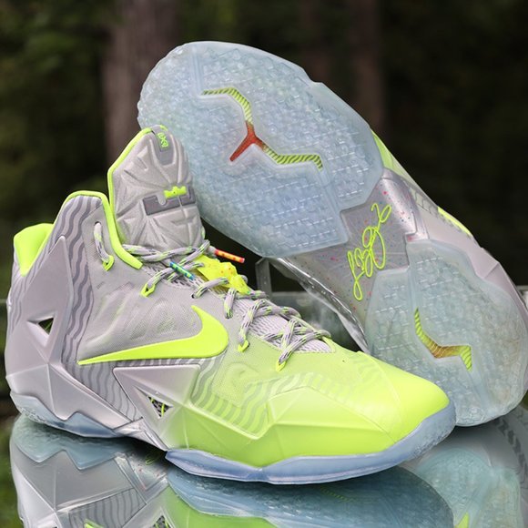 Nike LeBron 11 Maison Luster Volt - Picture 5 of 16